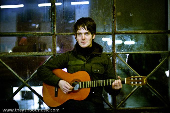 Benoît Pioulard — Chitarre, memoria e paesaggi di nastro