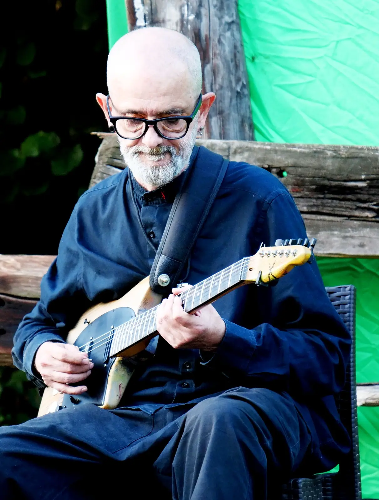 Marino Målima Peiretti — La chitarra come spazio di presenza
