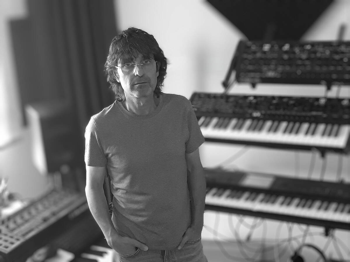 Max Corbacho — L’architettura del silenzio e la space ambient